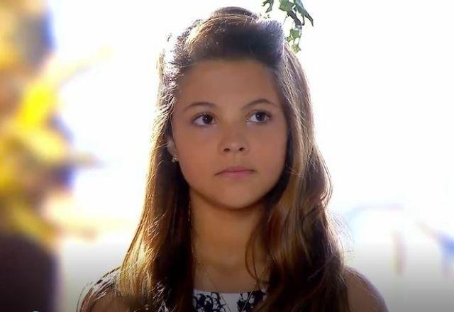 Marian olhando para Carol